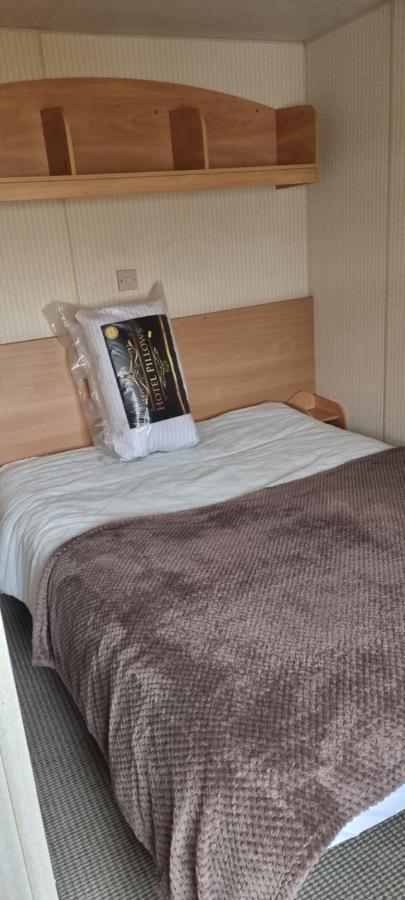 8 Berth Caravan Direct Beach Access อินโกลด์เมลส์ ภายนอก รูปภาพ